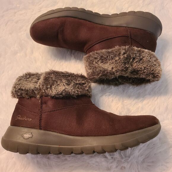 Sketchers On the Go Joy Bundle Up Boot in Chocolate Dark Brown Size 8 Women's - Picture 1 of 9